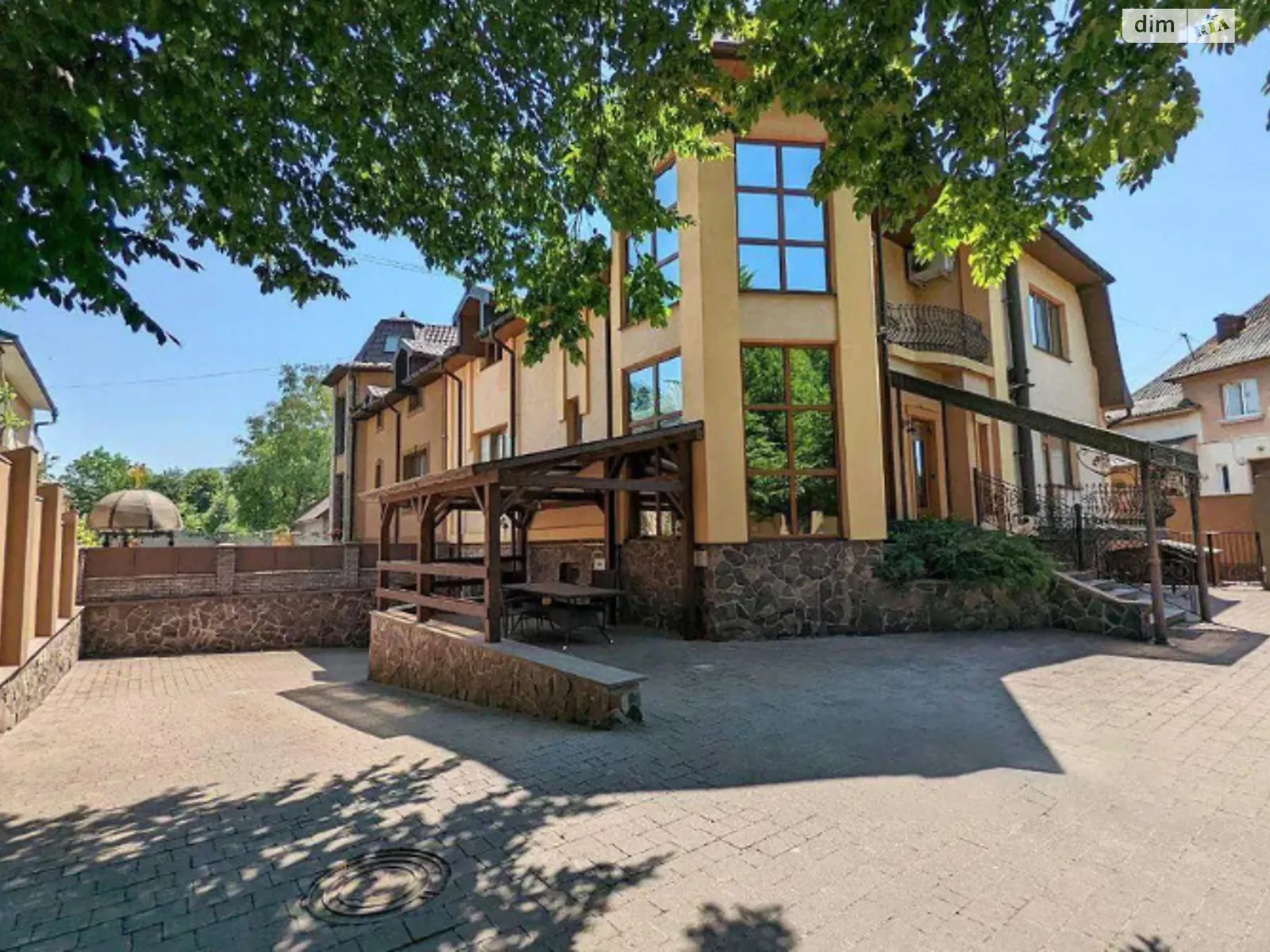 Продается дом на 3 этажа 394.1 кв. м с верандой, цена: 450000 $ - фото 1