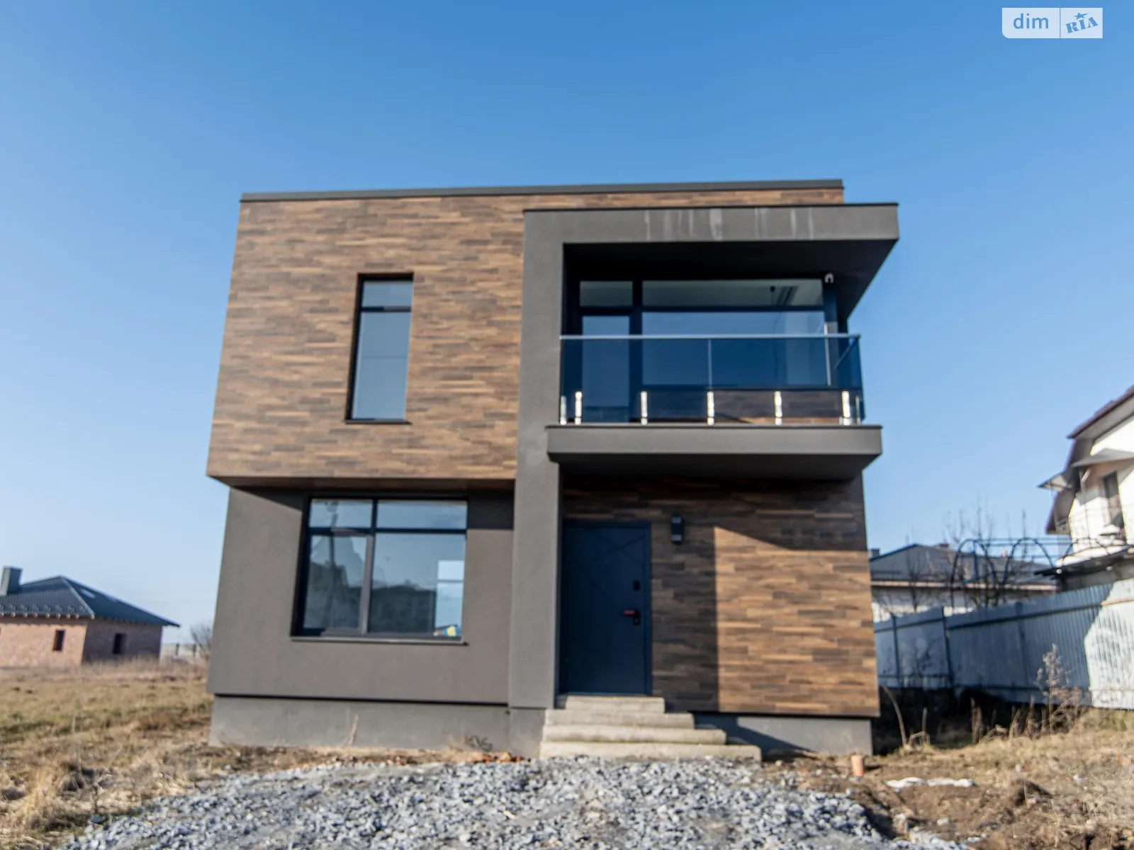 Продается дом на 2 этажа 100 кв. м с гаражом, цена: 115000 $ - фото 1