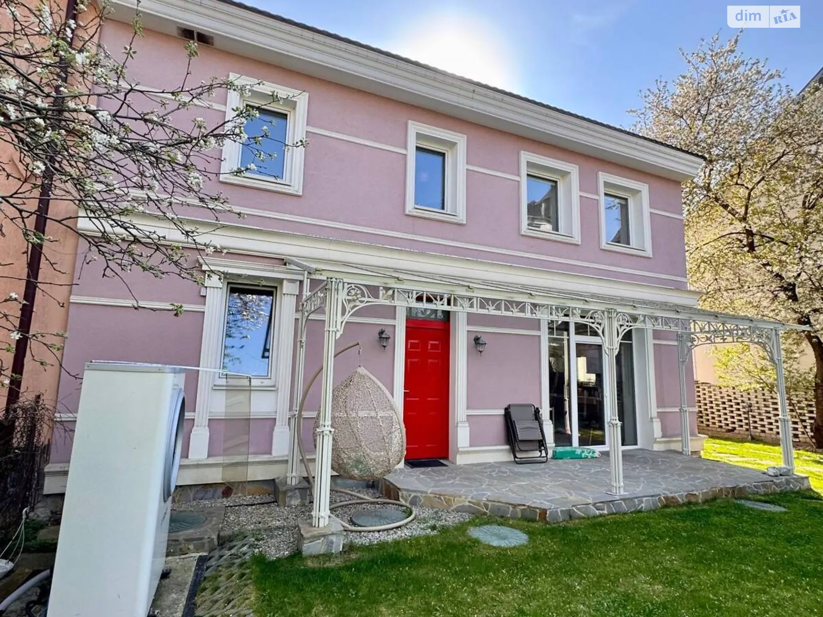 Продается часть дома 172.3 кв. м с гаражом, цена: 550000 € - фото 1