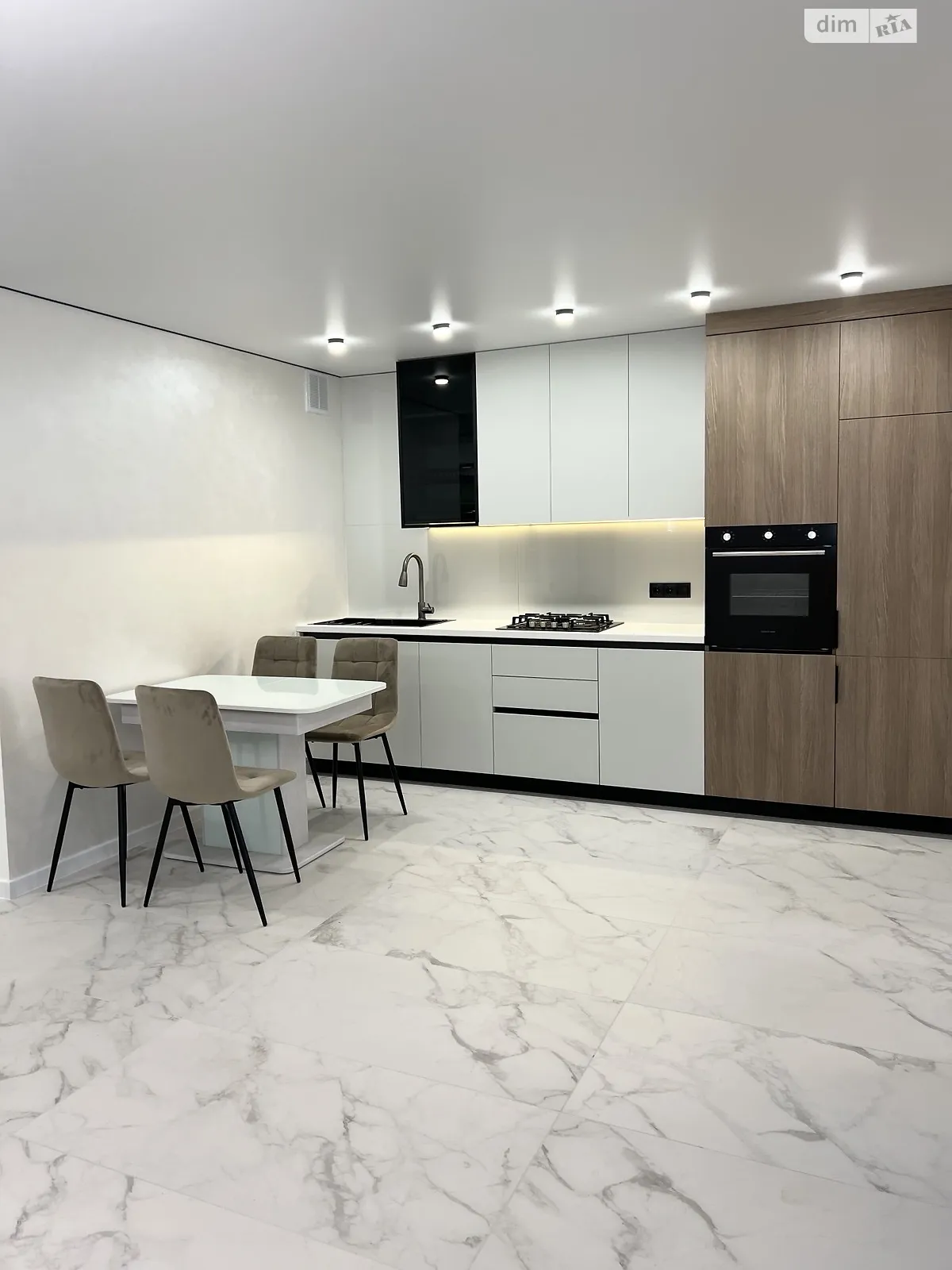 2-комнатная квартира 56 кв. м в Тернополе, ул. Киевская, 9Д - фото 1