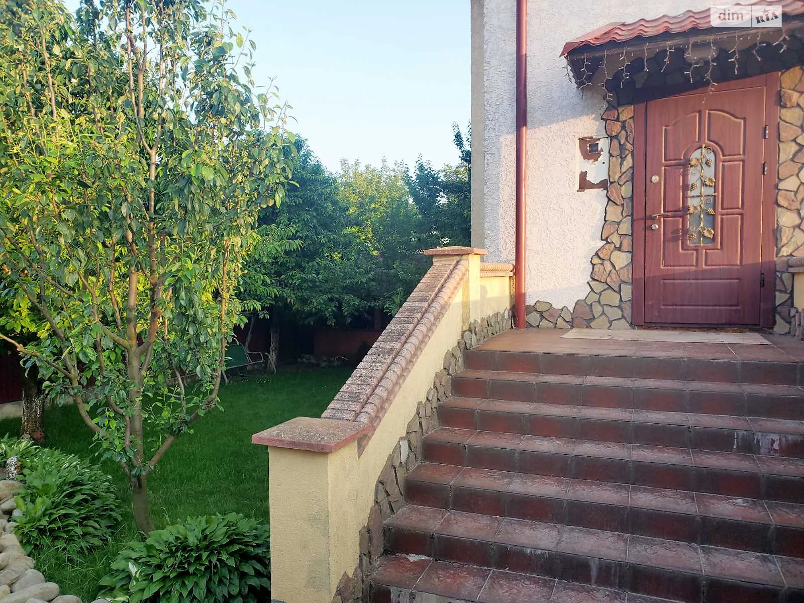 Сдается в аренду дом на 2 этажа 240 кв. м с бассейном, цена: 650 $ - фото 1