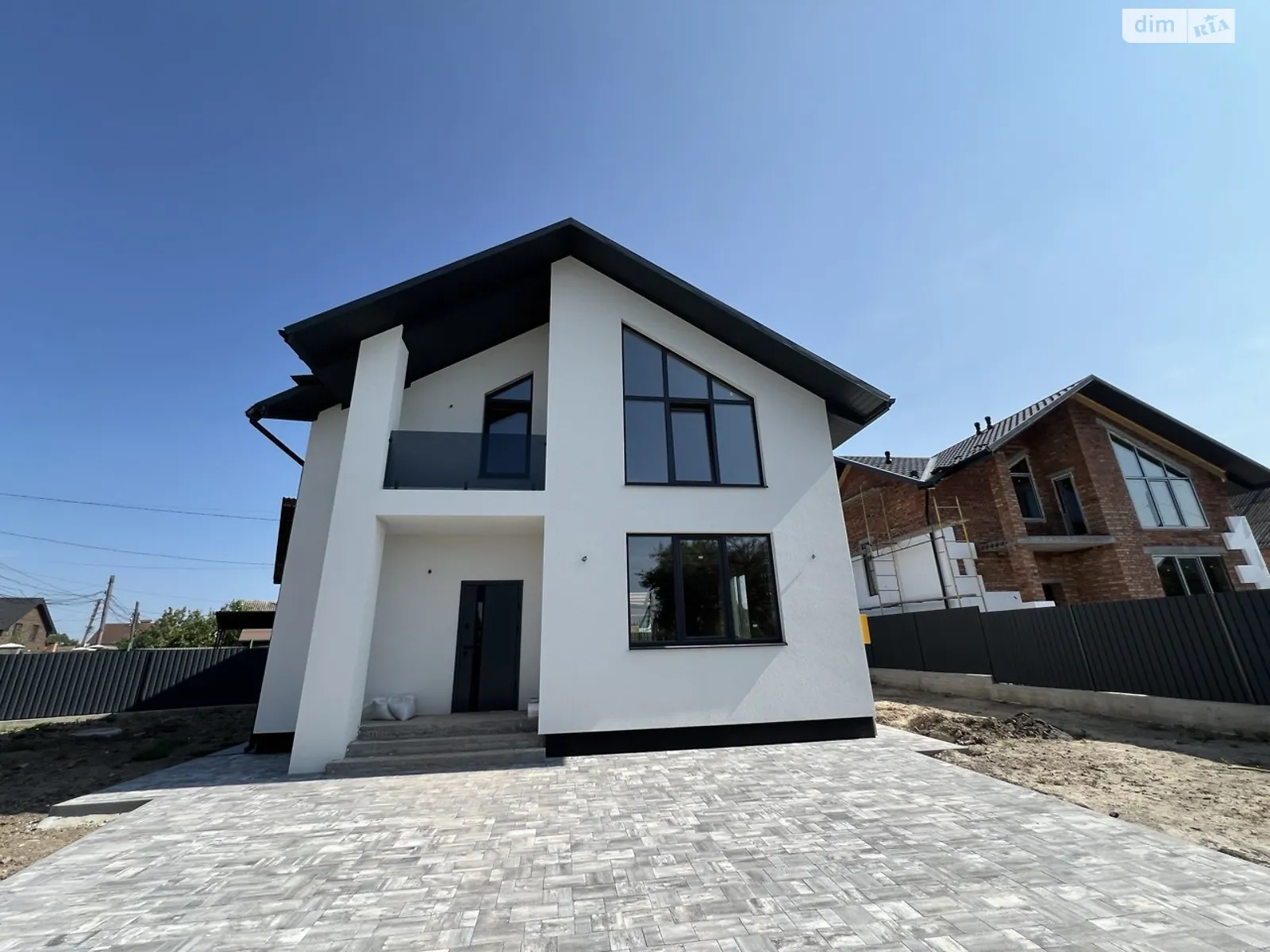 Продается дом на 2 этажа 120 кв. м с участком, цена: 135000 $ - фото 1