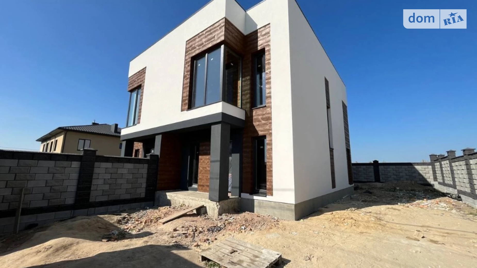 Продается дом на 2 этажа 105 кв. м с беседкой, цена: 76990 $ - фото 3