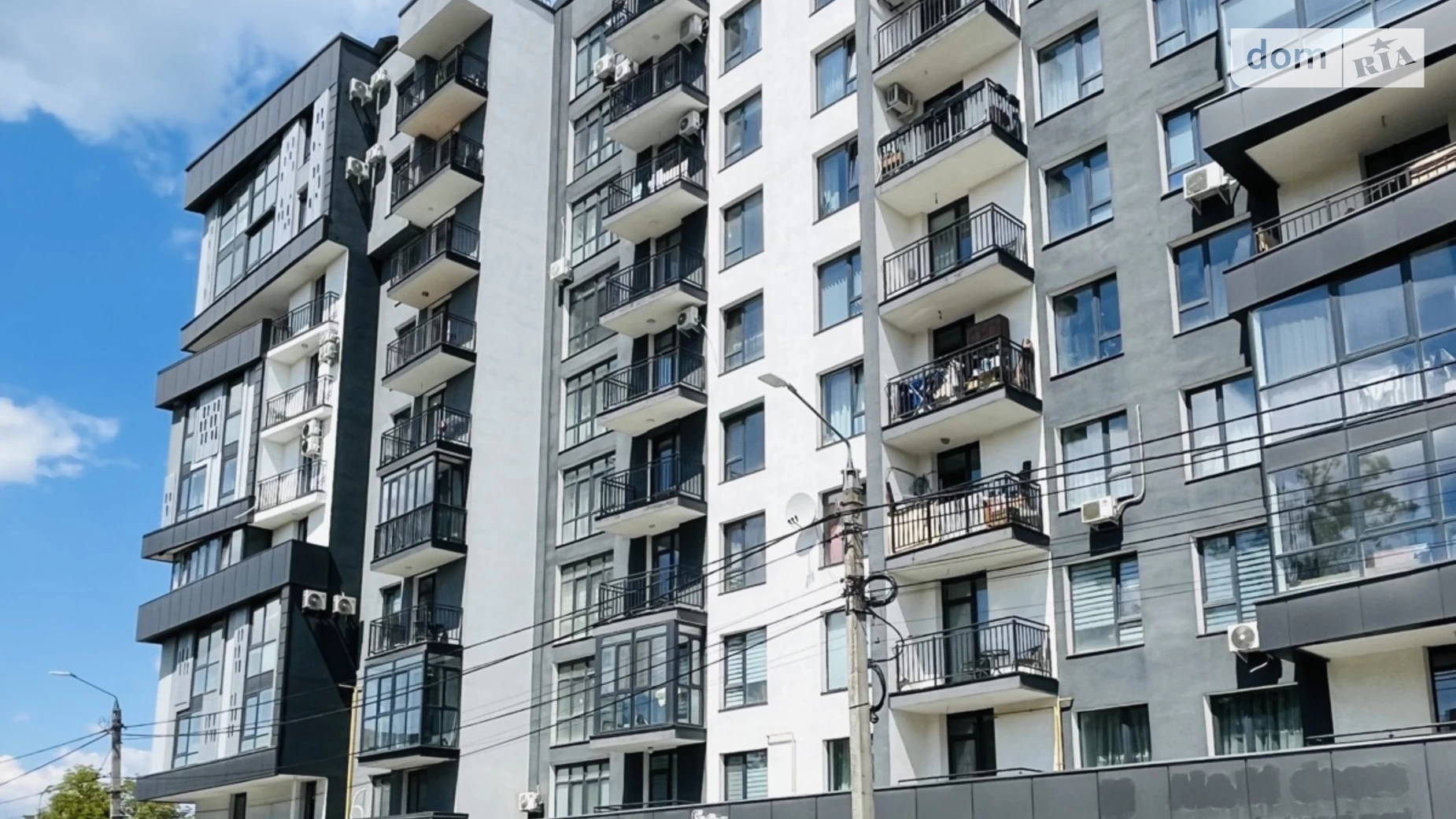 Продается 2-комнатная квартира 63 кв. м в Черновцах, ул. Каспрука Павла, 1 - фото 2